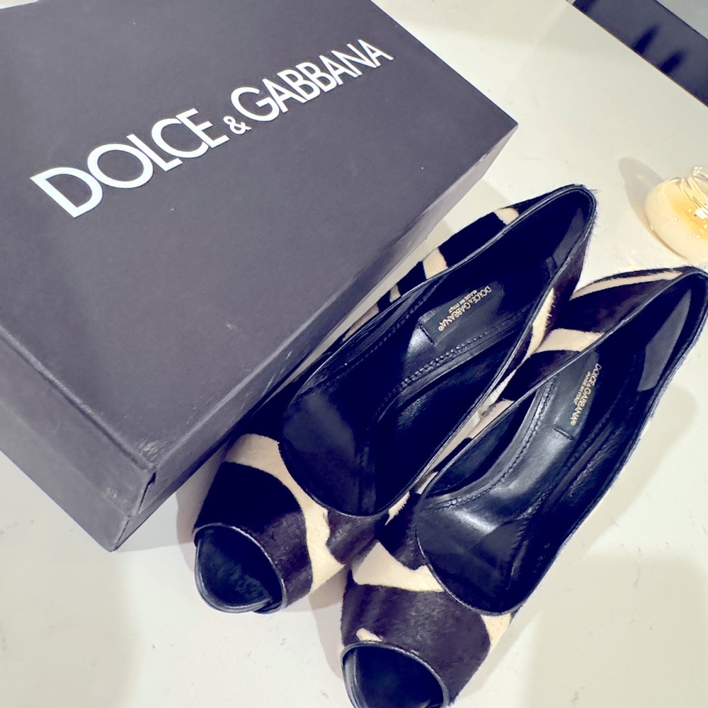 DOLCE AND GABBANA PONYHAIR ANIMAL PRINT D’ORSAY PUMPS